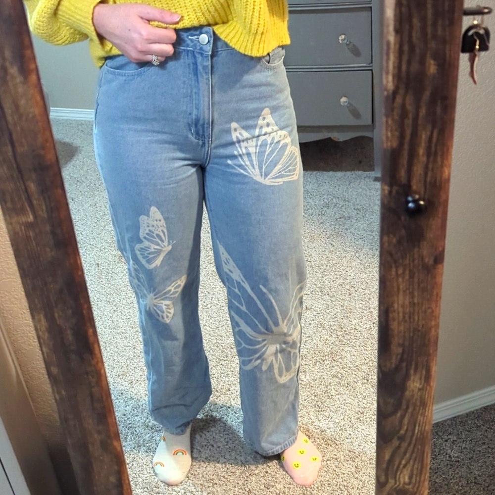 Cider High Rise Butterfly Jeans 🦋